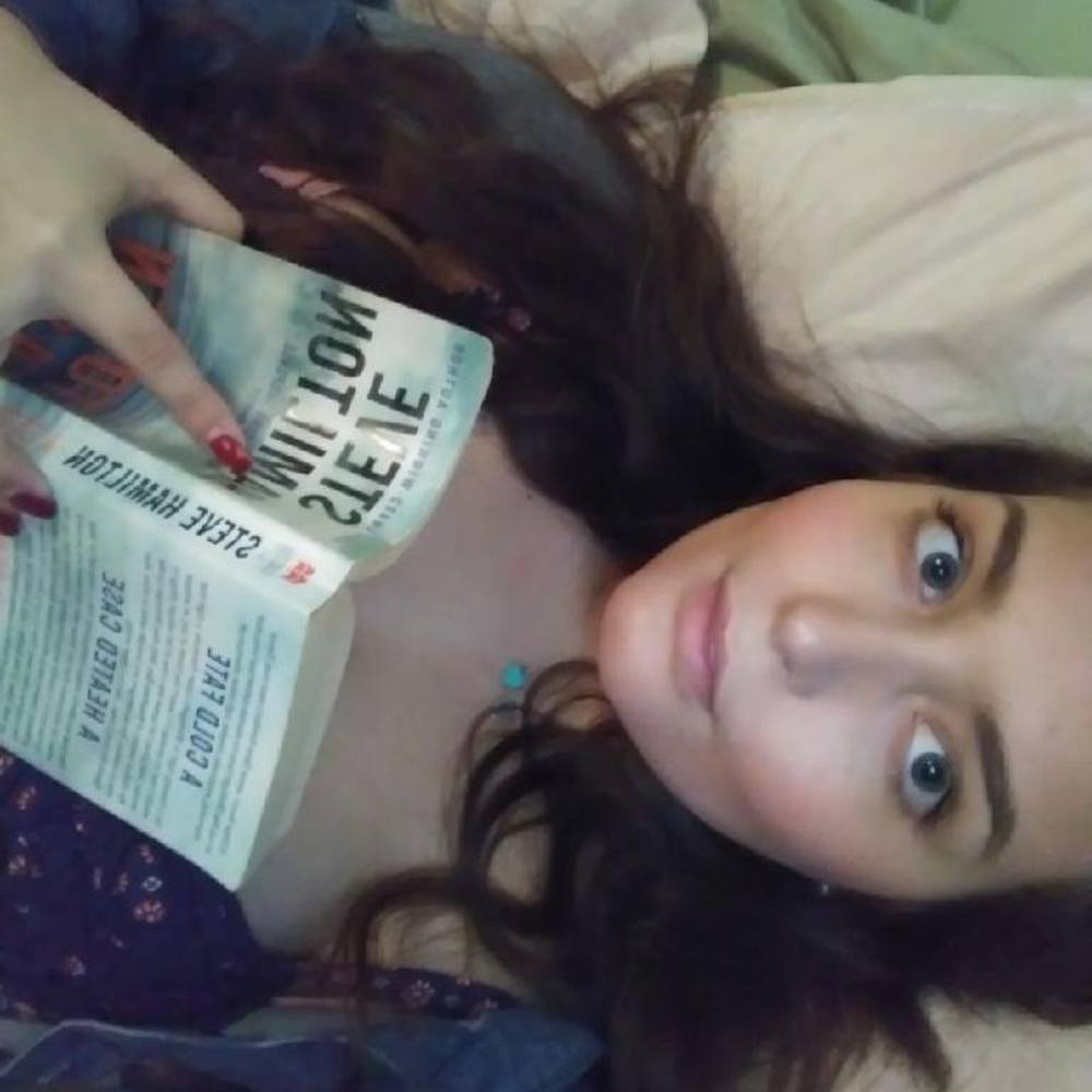 Meet your Posher, Belle